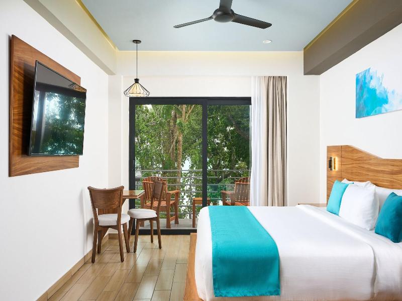 Cristalino Lagoon Front Hotel Restaurant & Spa image