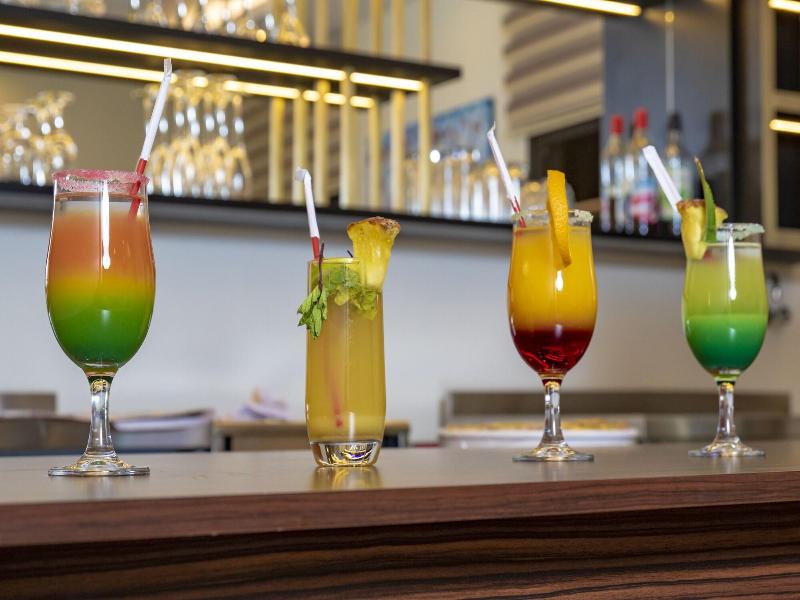 Souare Premium Hotel image