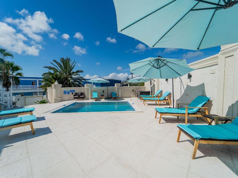 Le Bleu Bed And Breakfast image