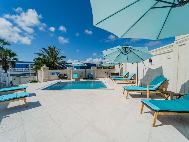 Le Bleu Bed And Breakfast image