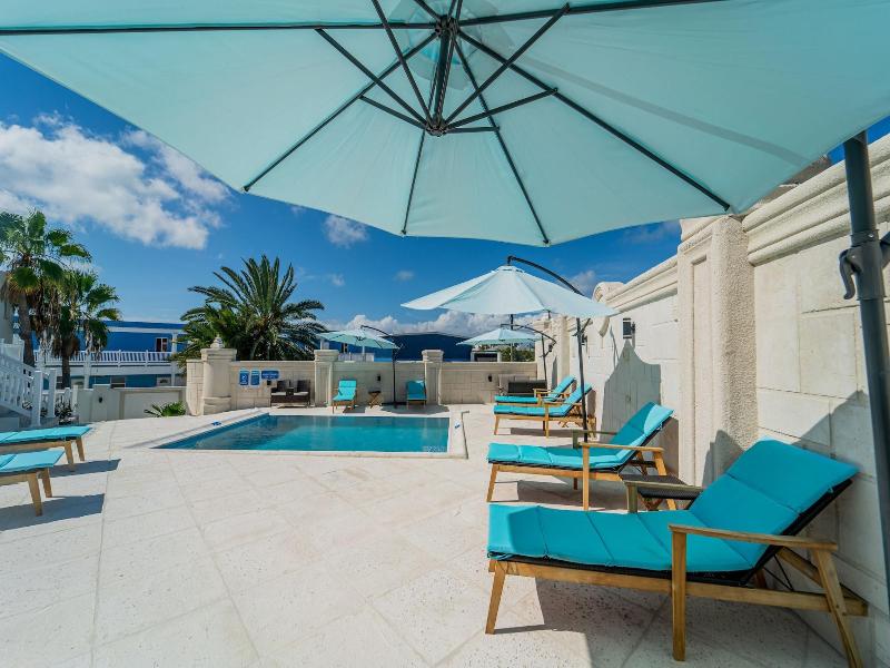 Le Bleu Bed And Breakfast image