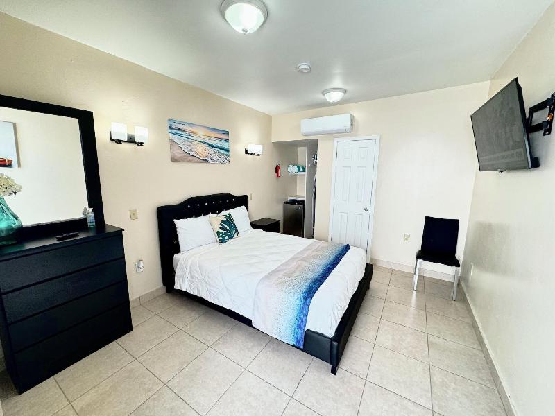 Le Bleu Bed And Breakfast image