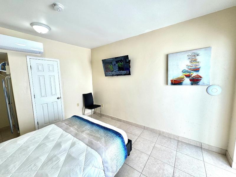 Le Bleu Bed And Breakfast image