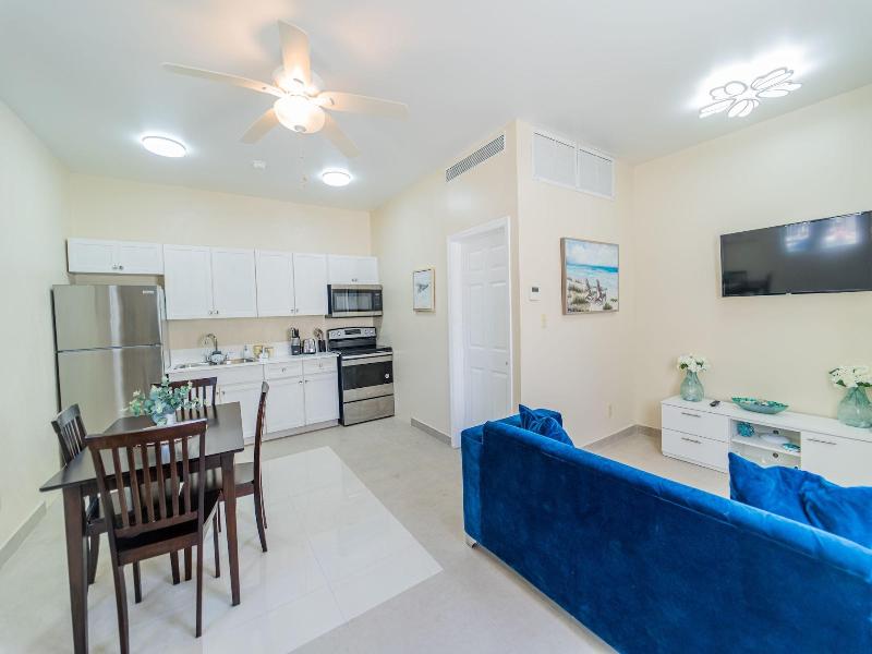 Le Bleu Bed And Breakfast image