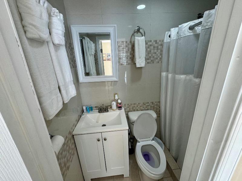 Le Bleu Bed And Breakfast image