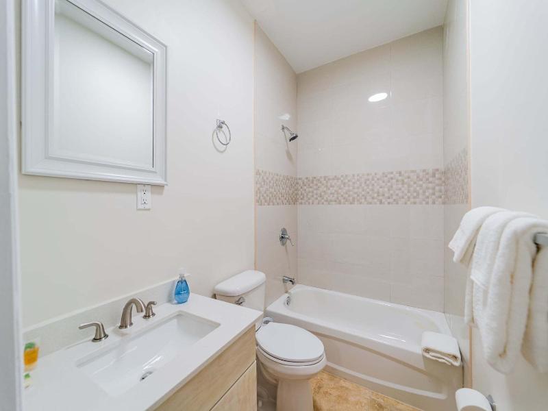 Le Bleu Bed And Breakfast image