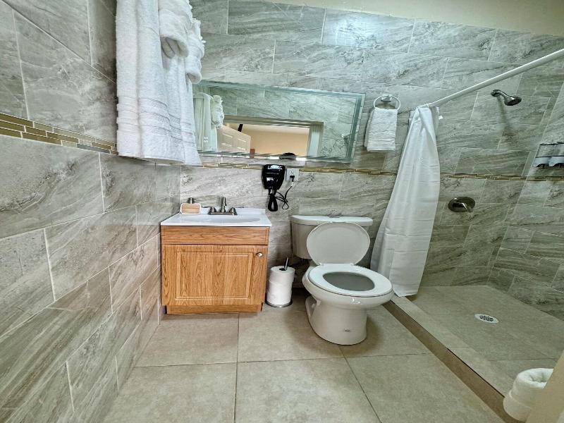 Le Bleu Bed And Breakfast image