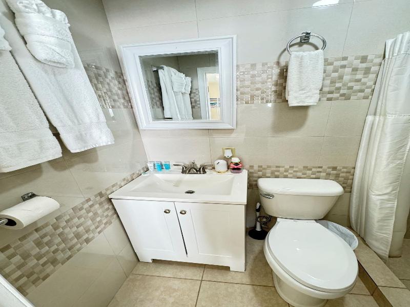 Le Bleu Bed And Breakfast image
