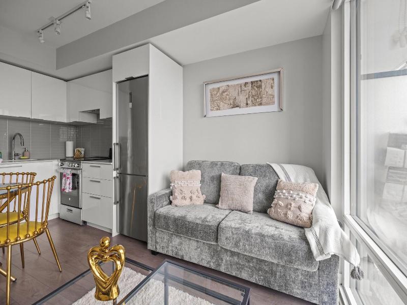 Teahouse Condos In Downtown Toronto image