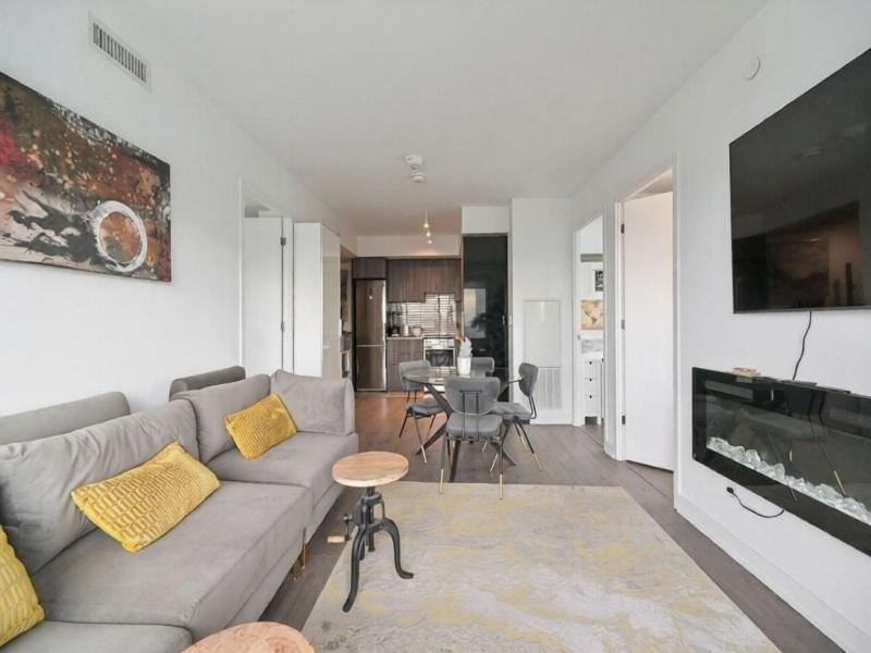 Teahouse Condos In Downtown Toronto image
