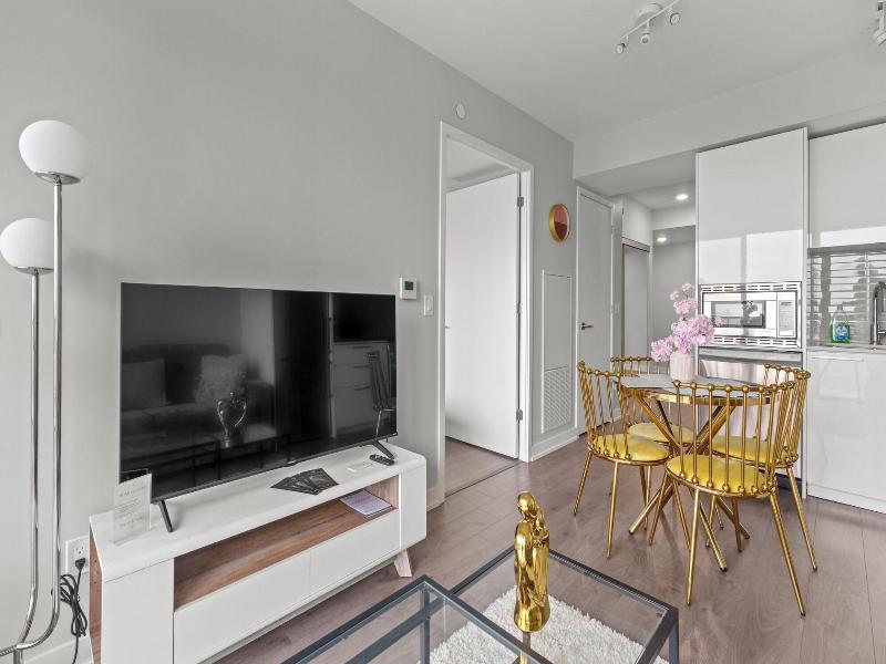 Teahouse Condos In Downtown Toronto image
