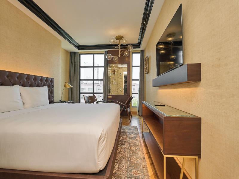 Whisky Hotel image