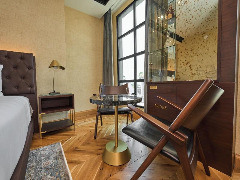 Whisky Hotel image
