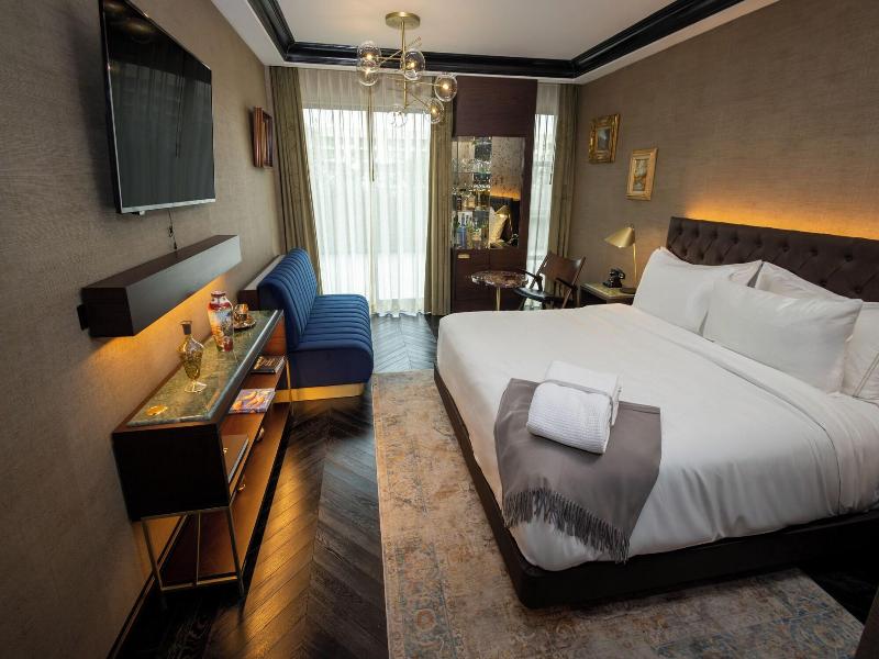 Whisky Hotel image