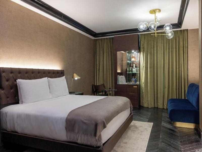 Whisky Hotel image