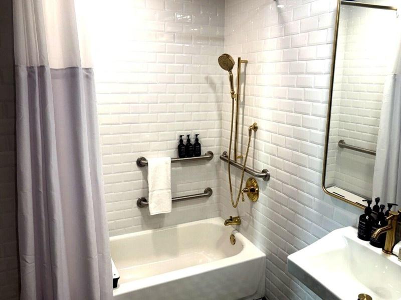 Whisky Hotel image