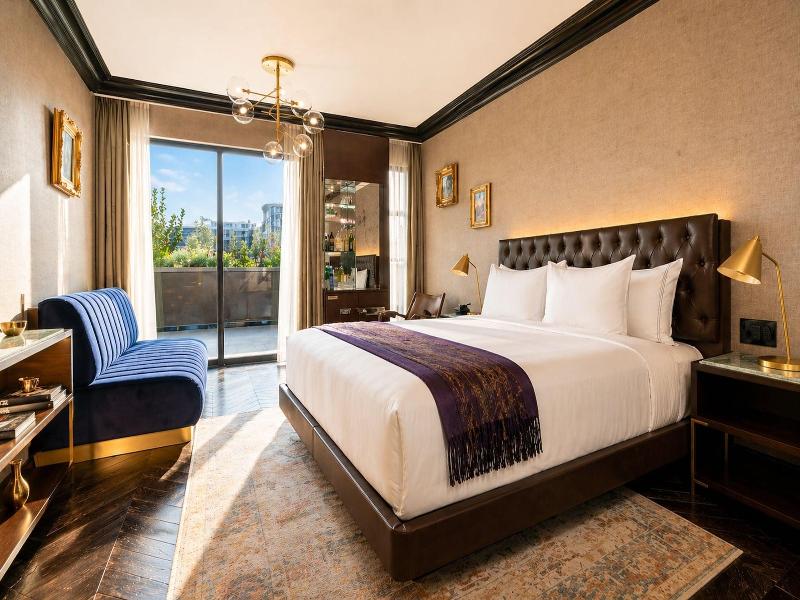 Whisky Hotel image