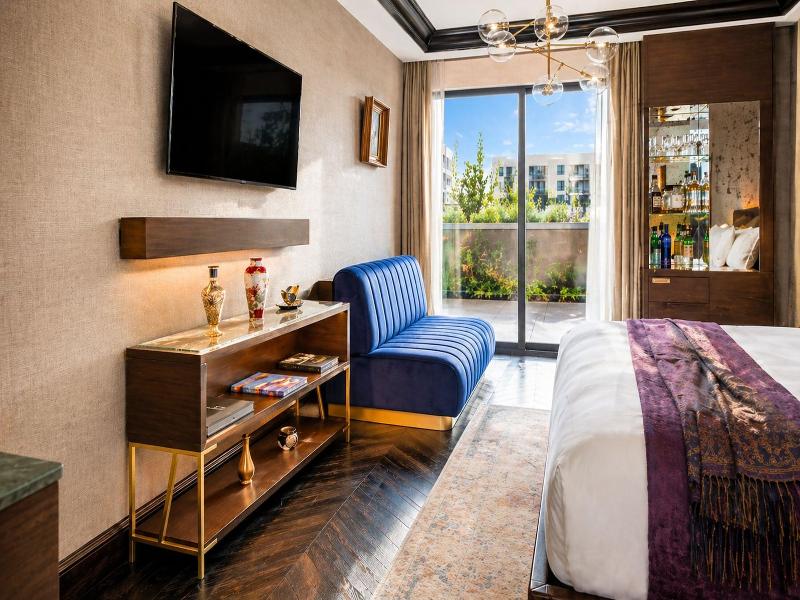 Whisky Hotel image