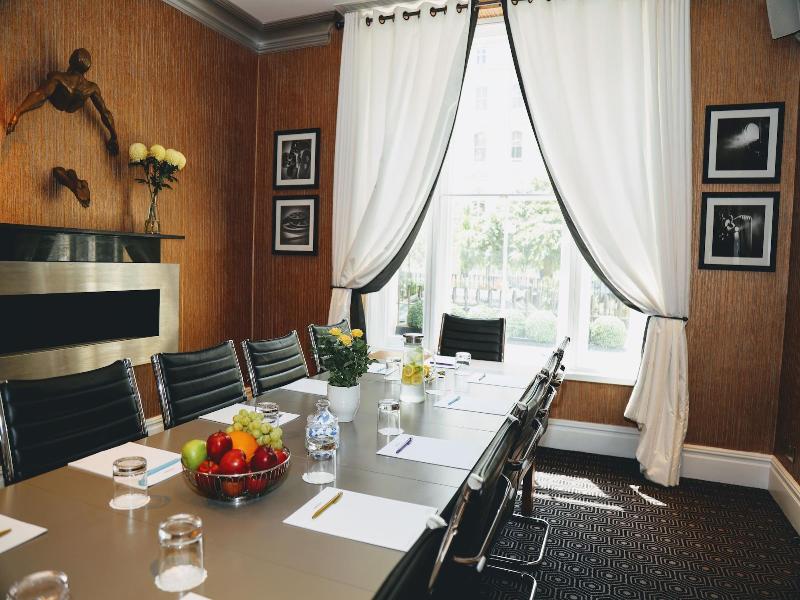 12 London Street Apartments image