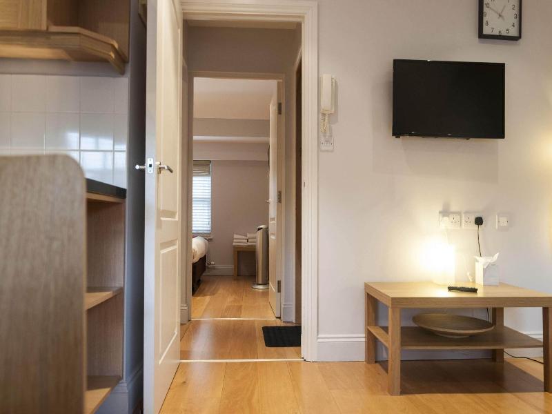 12 London Street Apartments image