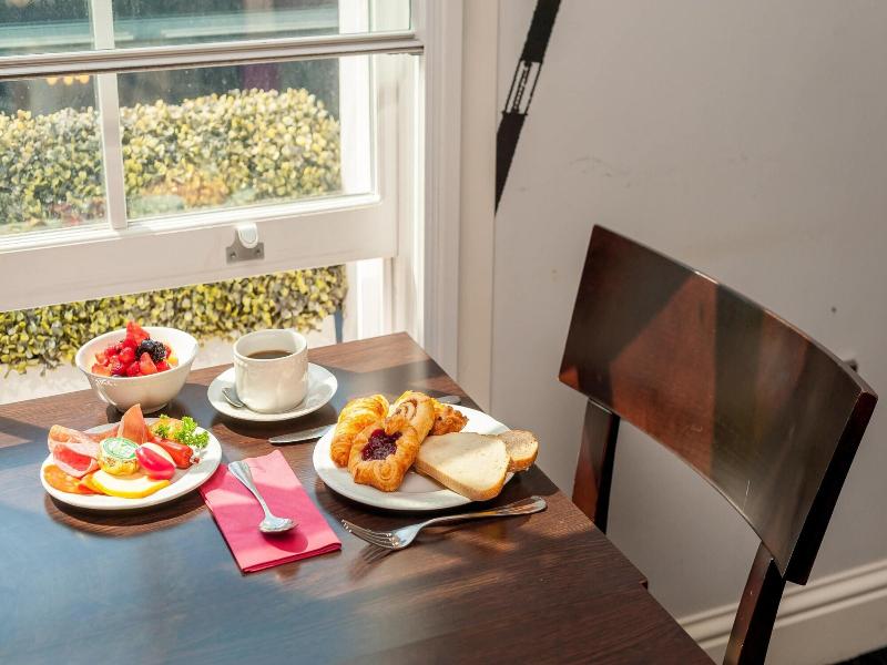 12 London Street Apartments image
