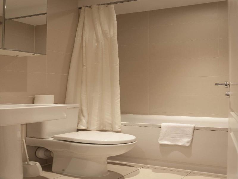 12 London Street Apartments image