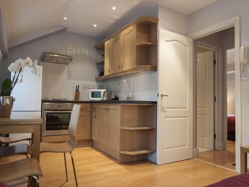 12 London Street Apartments image