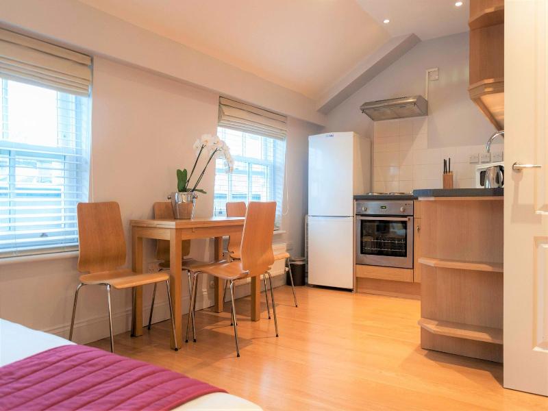 12 London Street Apartments image