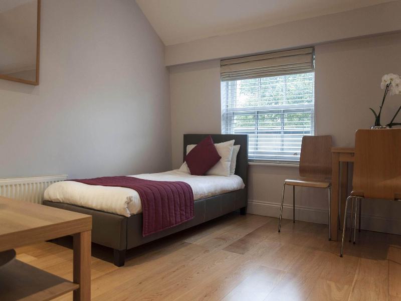 12 London Street Apartments image