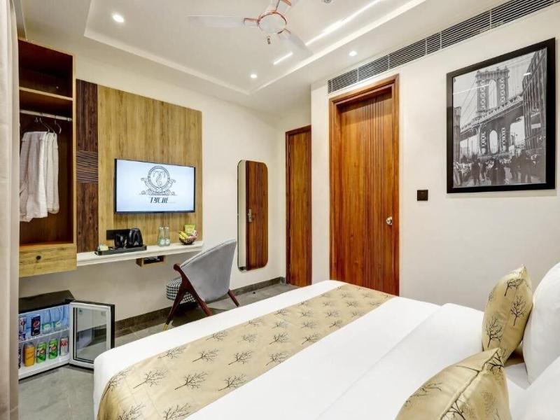 Tyche Boutique & Suites image