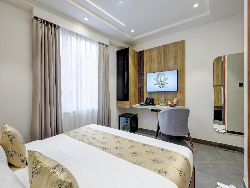 Tyche Boutique & Suites image
