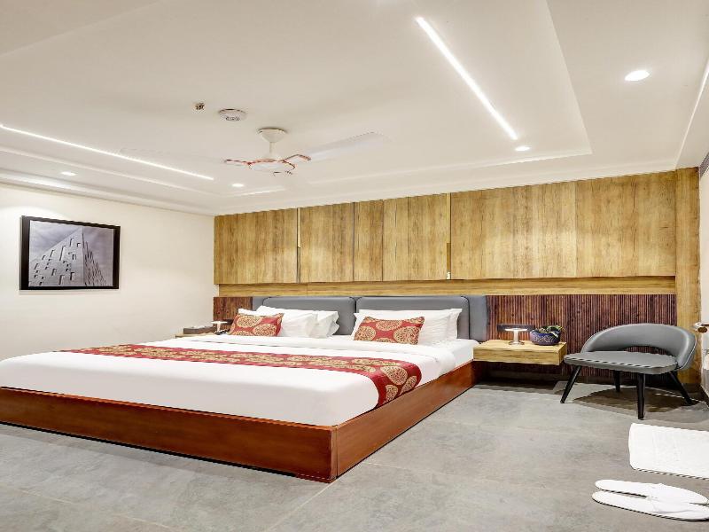 Tyche Boutique & Suites image