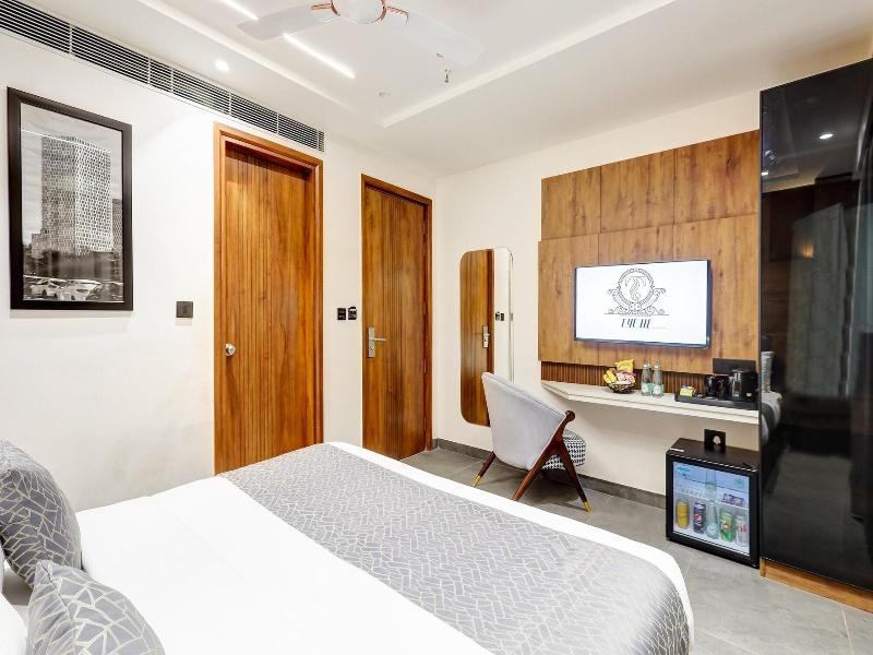 Tyche Boutique & Suites image