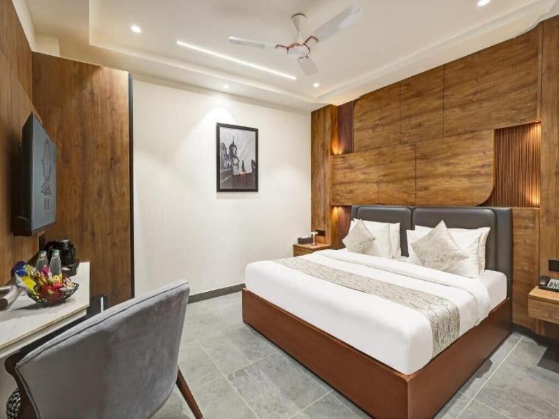 Tyche Boutique & Suites image