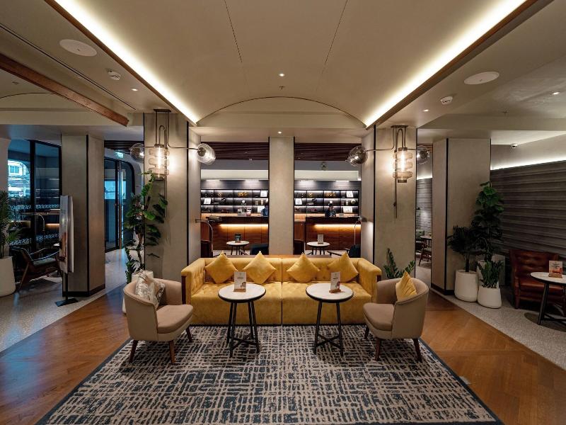 Four Points By Sheraton Bangkok, Sukhumvit 22 image