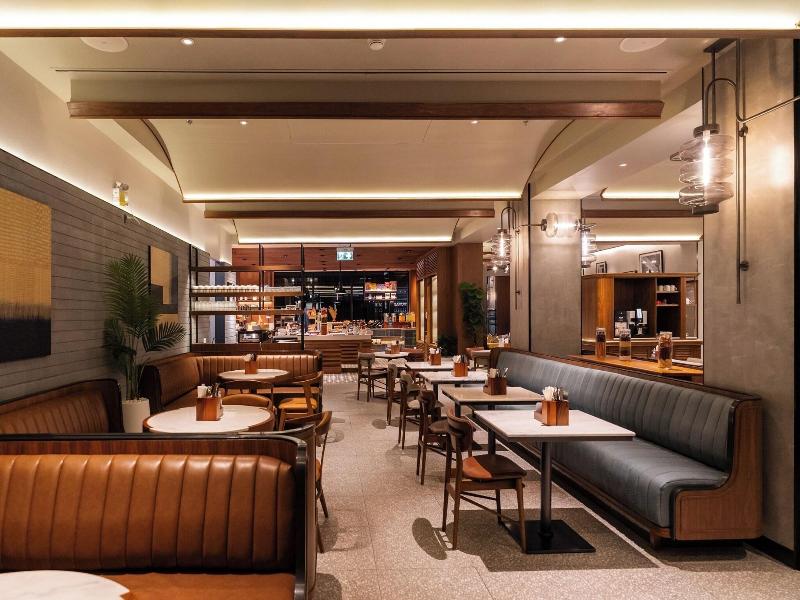 Four Points By Sheraton Bangkok, Sukhumvit 22 image