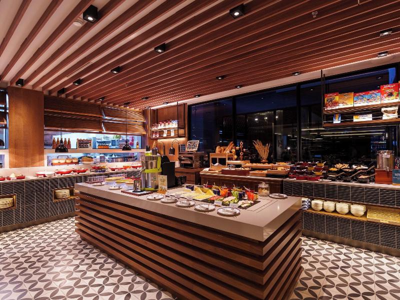 Four Points By Sheraton Bangkok, Sukhumvit 22 image