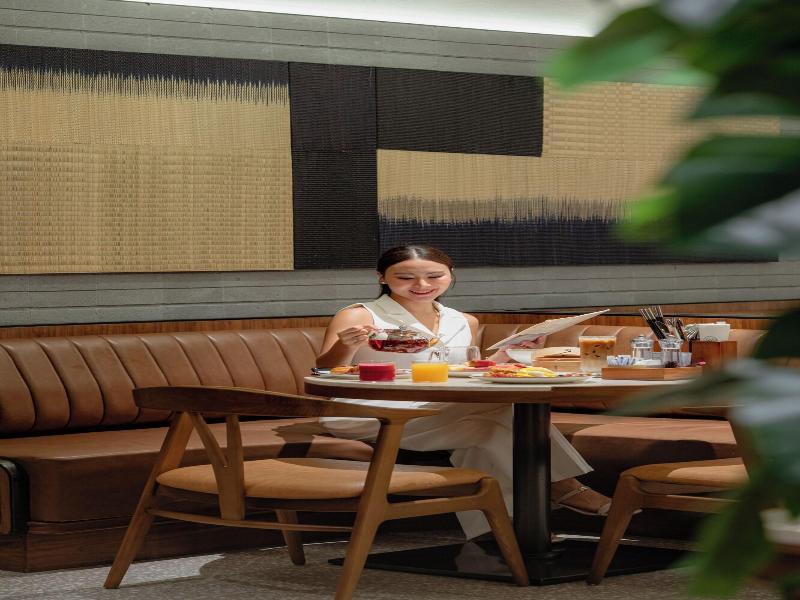 Four Points By Sheraton Bangkok, Sukhumvit 22 image