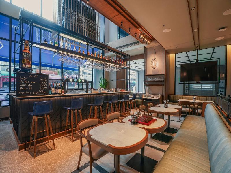 Four Points By Sheraton Bangkok, Sukhumvit 22 image