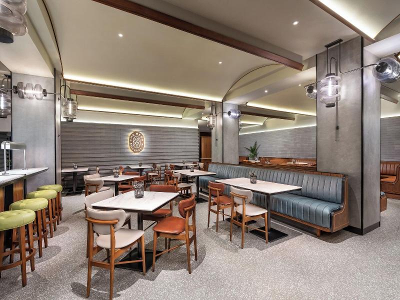 Four Points By Sheraton Bangkok, Sukhumvit 22 image