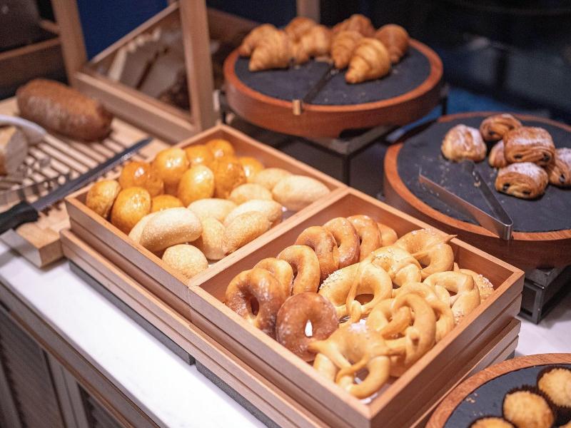 Four Points By Sheraton Bangkok, Sukhumvit 22 image