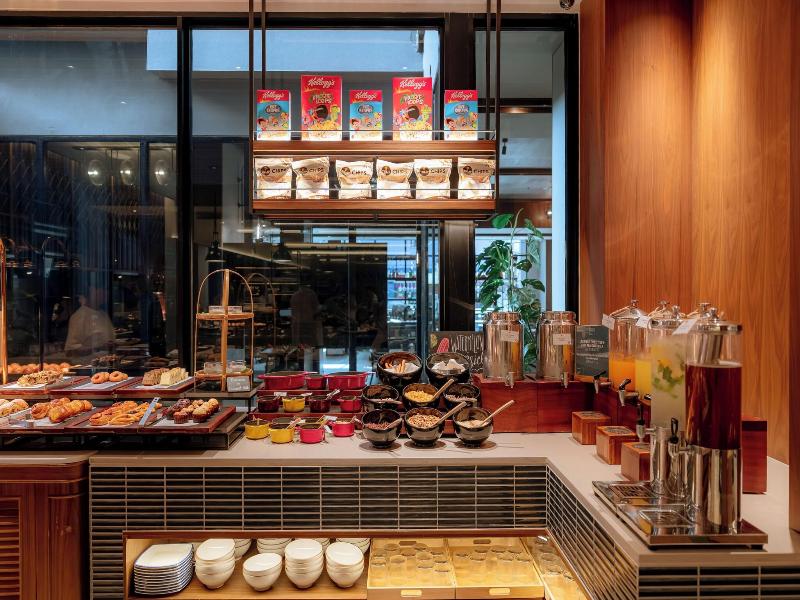 Four Points By Sheraton Bangkok, Sukhumvit 22 image