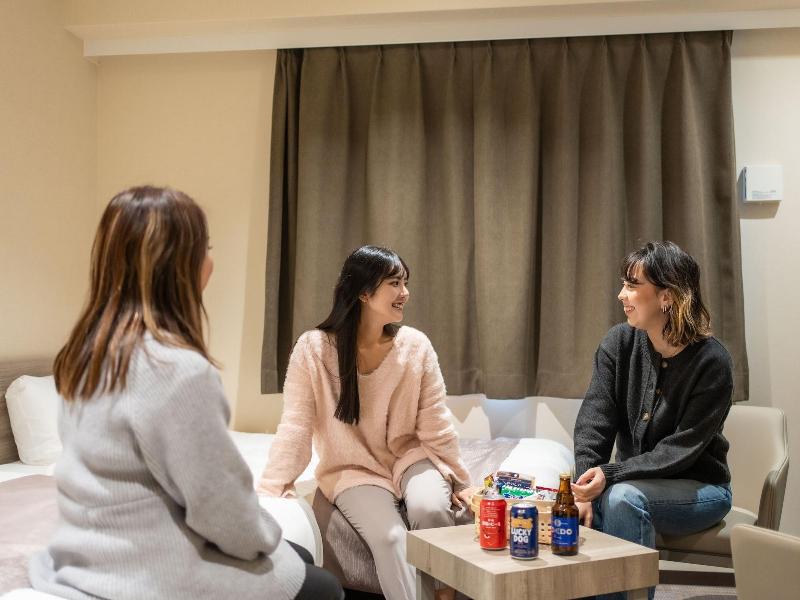 Hotel Sanrriott Shinsaibashi image