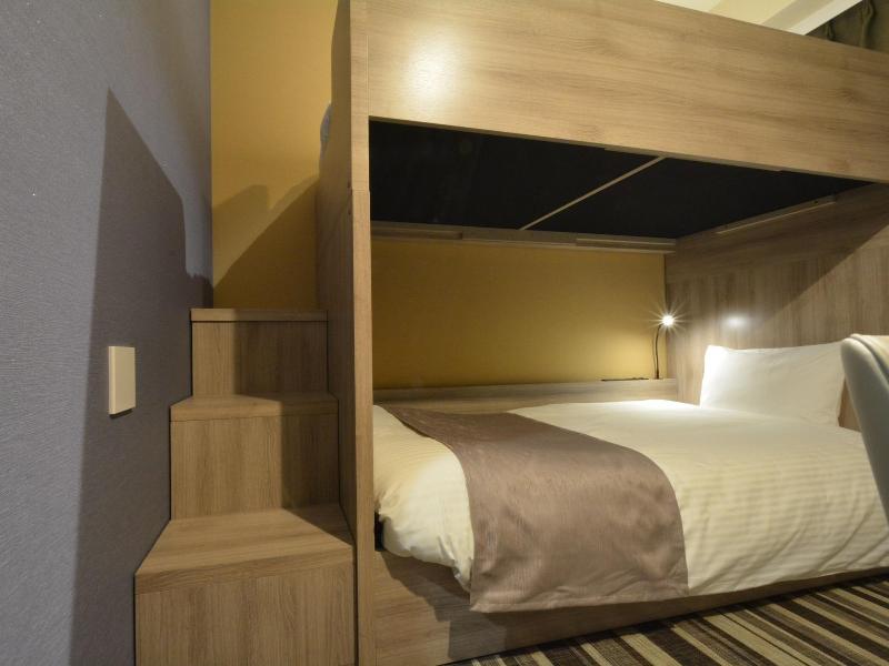 Hotel Sanrriott Shinsaibashi image