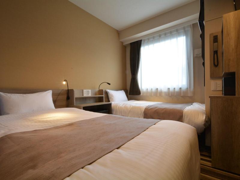 Hotel Sanrriott Shinsaibashi image