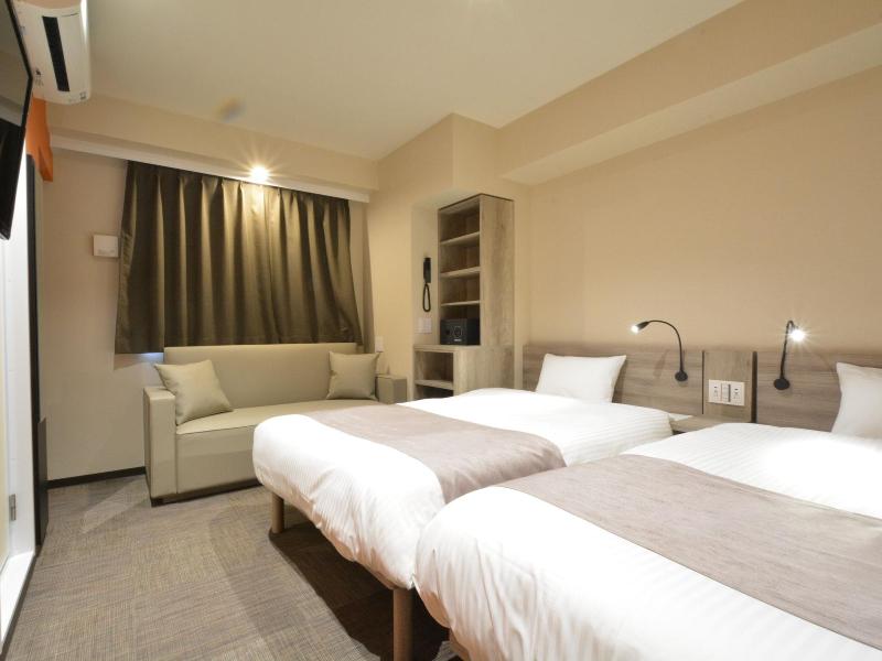 Hotel Sanrriott Shinsaibashi image