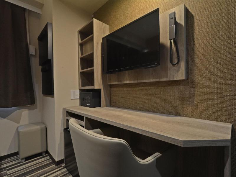 Hotel Sanrriott Shinsaibashi image