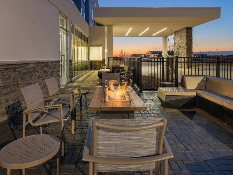 Springhill Suites By Marriott Bettendorf image