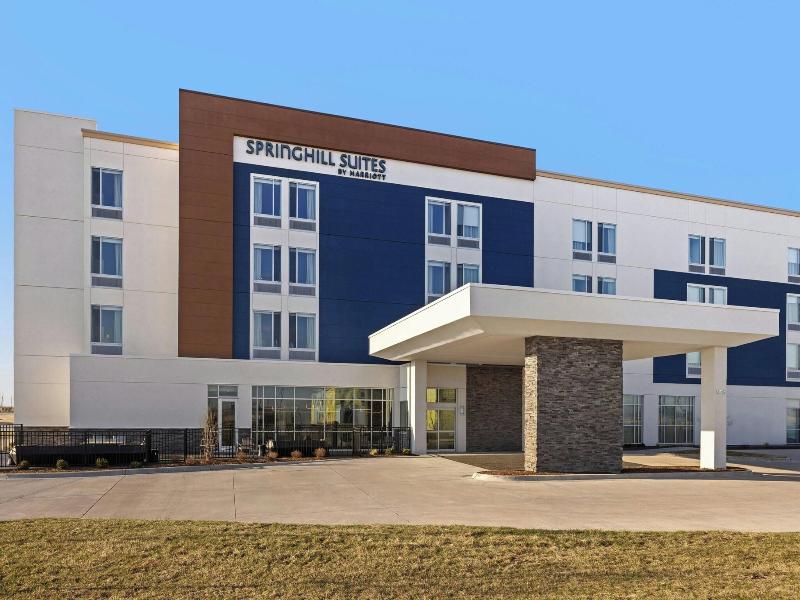 Springhill Suites By Marriott Bettendorf image