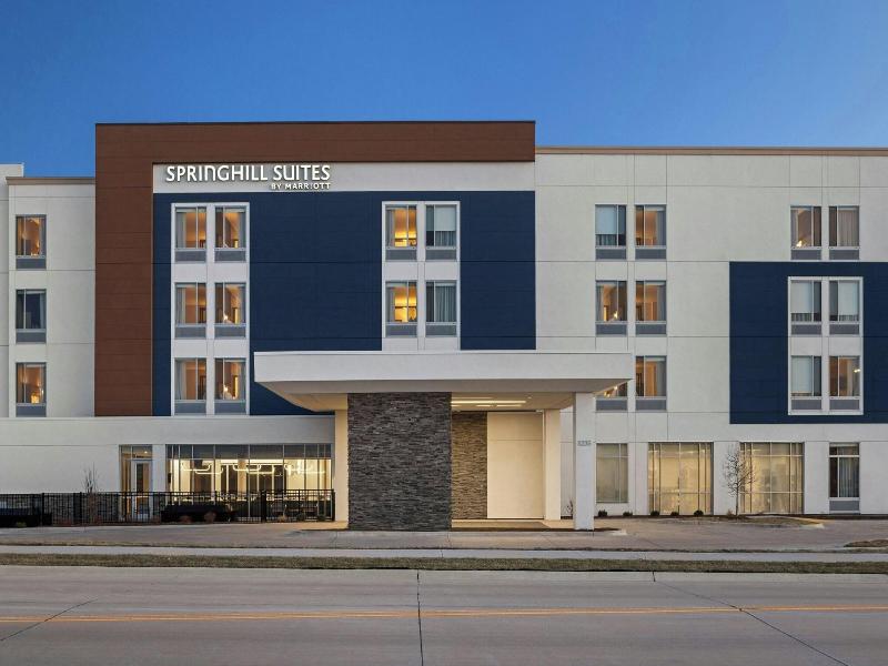 Springhill Suites By Marriott Bettendorf image